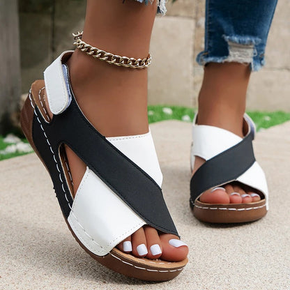 MERVOR - Lässige Keilsandalen in Mischfarbe