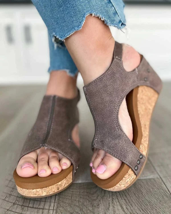 MERVOR -  Keilsandalen mit mittlerem Absatz